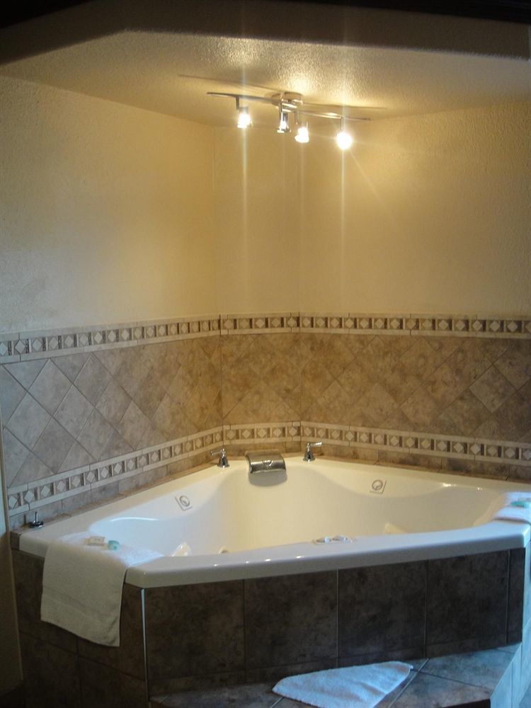 Trails West Motel South Hutchinson Εξωτερικό φωτογραφία
