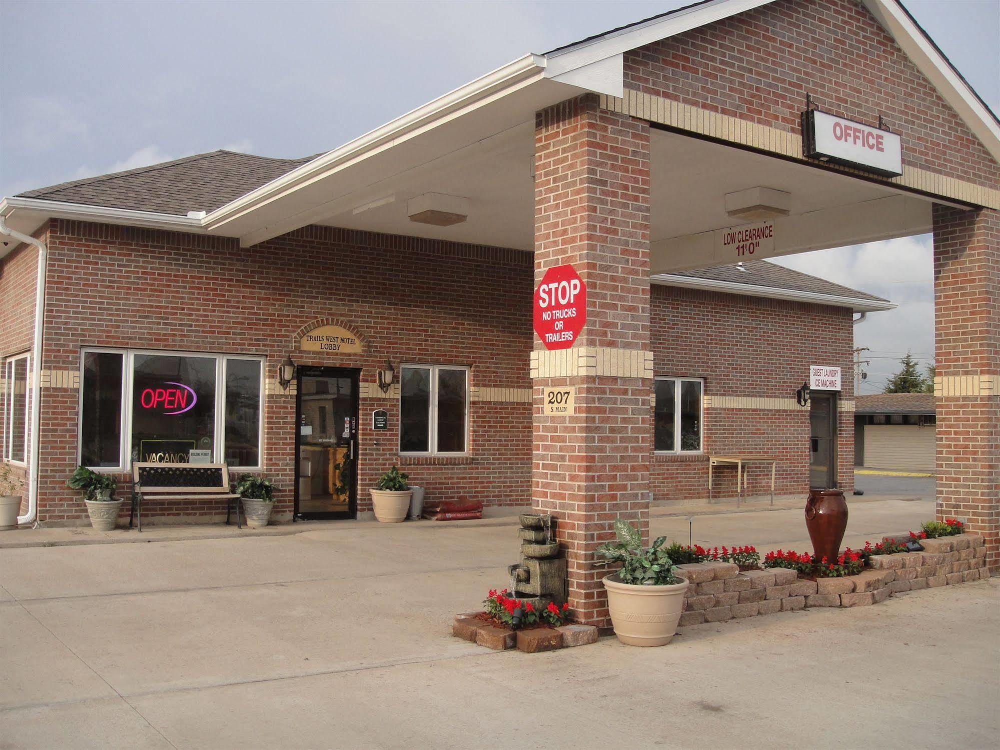 Trails West Motel South Hutchinson Εξωτερικό φωτογραφία