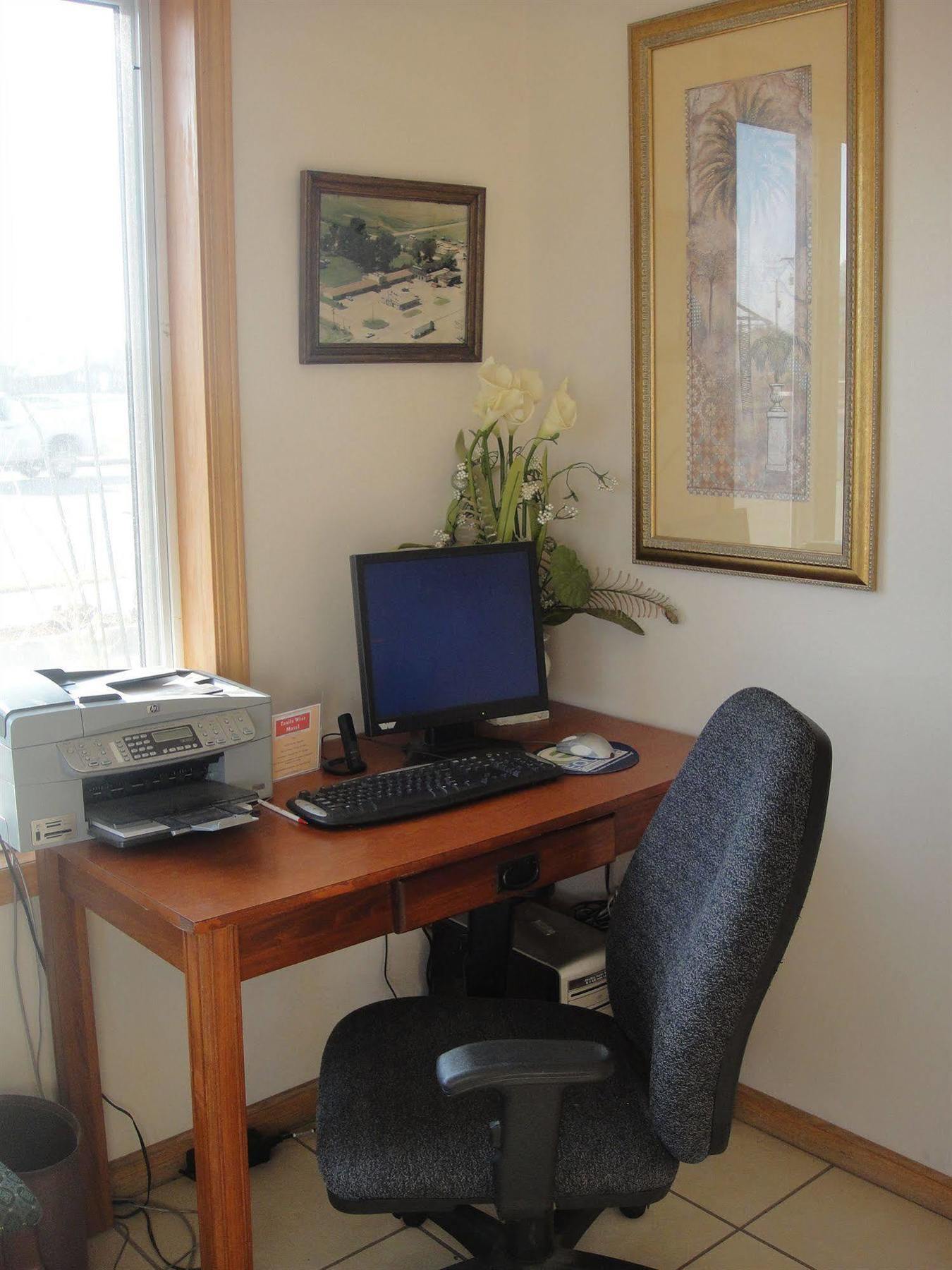 Trails West Motel South Hutchinson Εξωτερικό φωτογραφία